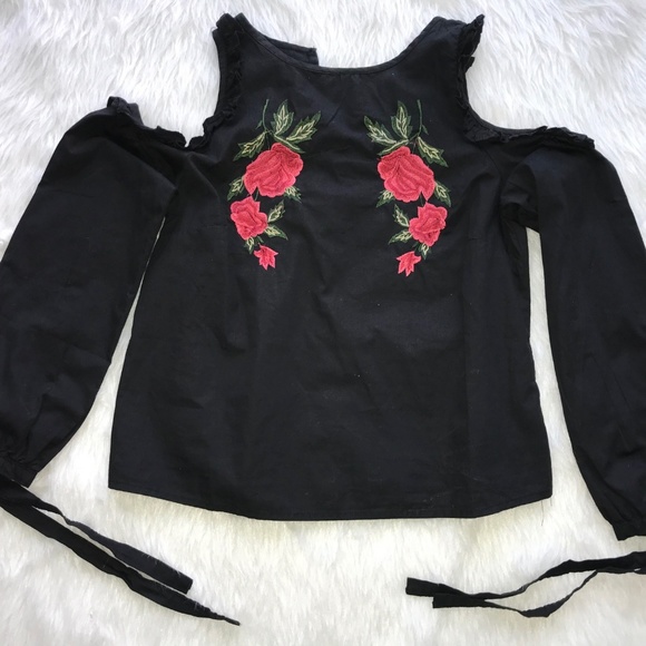 Embroidered Cold Shoulder Black Top Size small - Picture 4 of 8